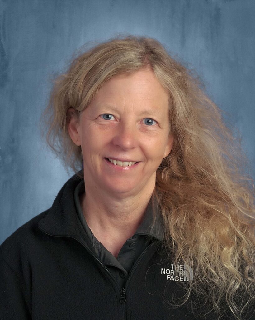 Karen Stoll Headshot