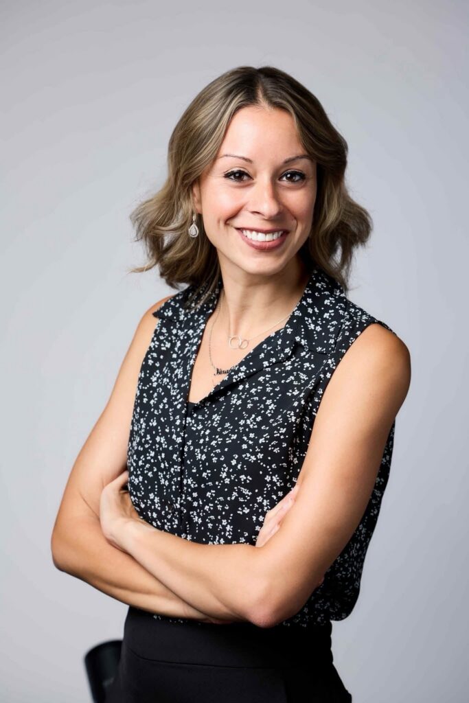 Rachel Miller Headshot