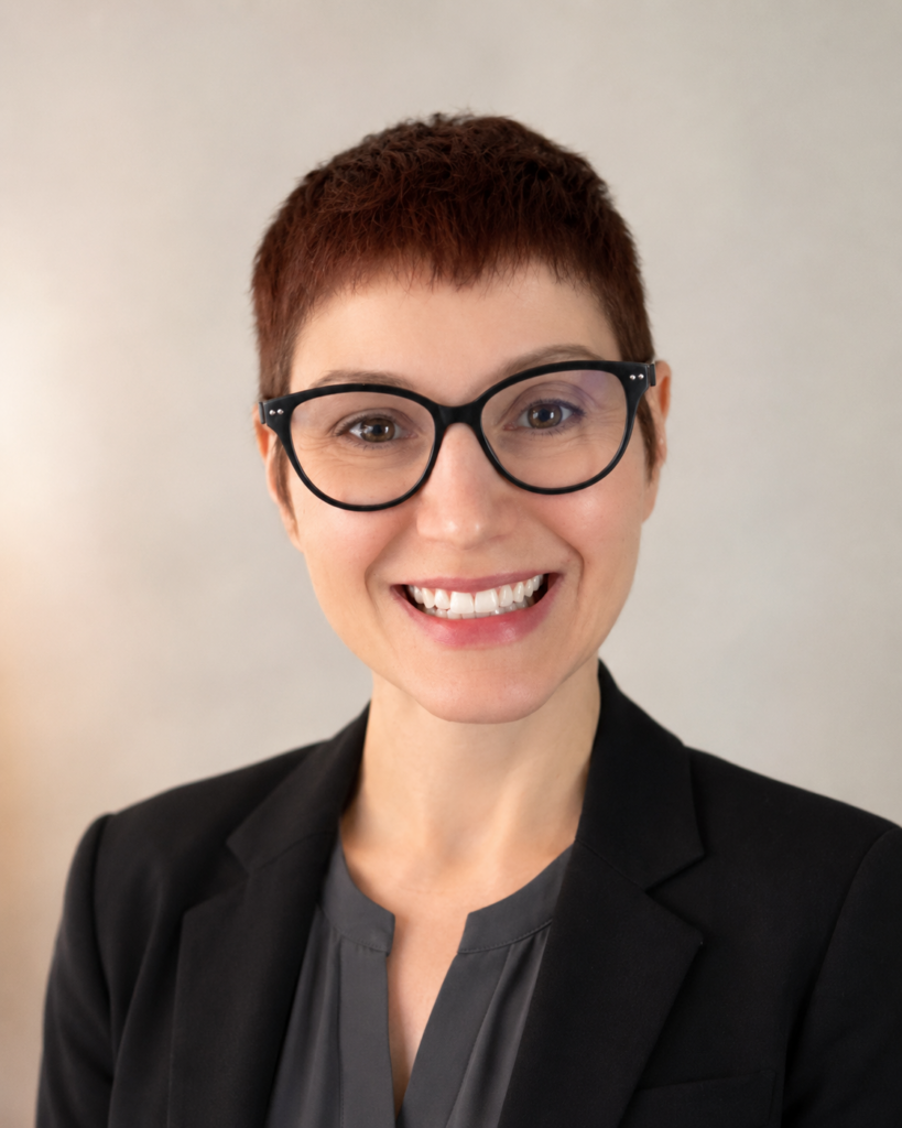 Sara Frey headshot